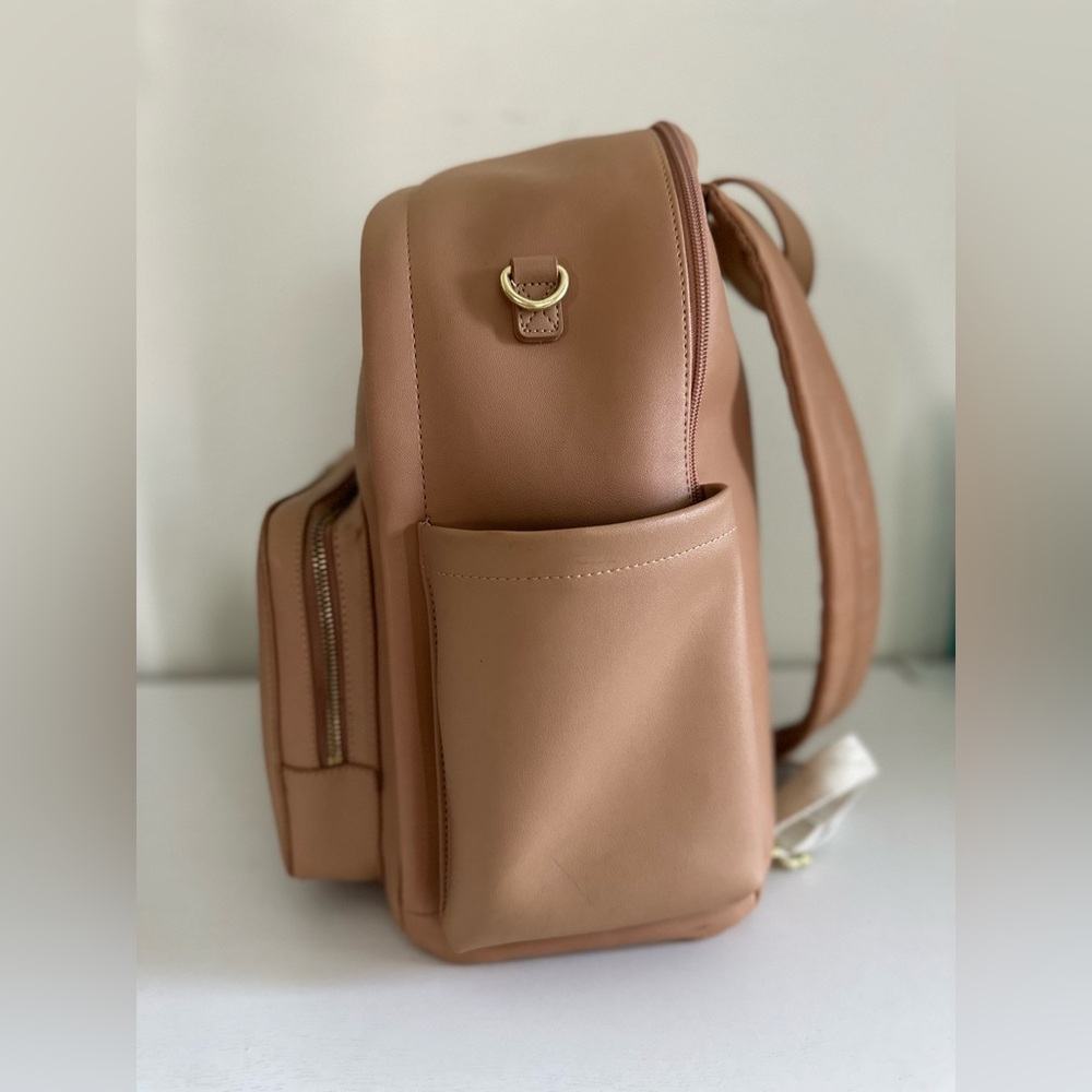 Skip Hop Greenwich Chic Diaper Bag Backpack Beige
Large Unisex - Picture 4 of 11